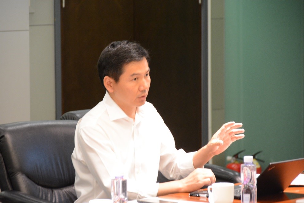北京市脐血库技术中心副总监魏晓飞向专家组汇报工作
